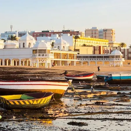 El Patio De Santa Maria Cadix